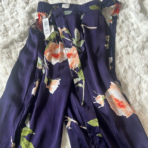 women’s silk crops - Picture 4 of 6